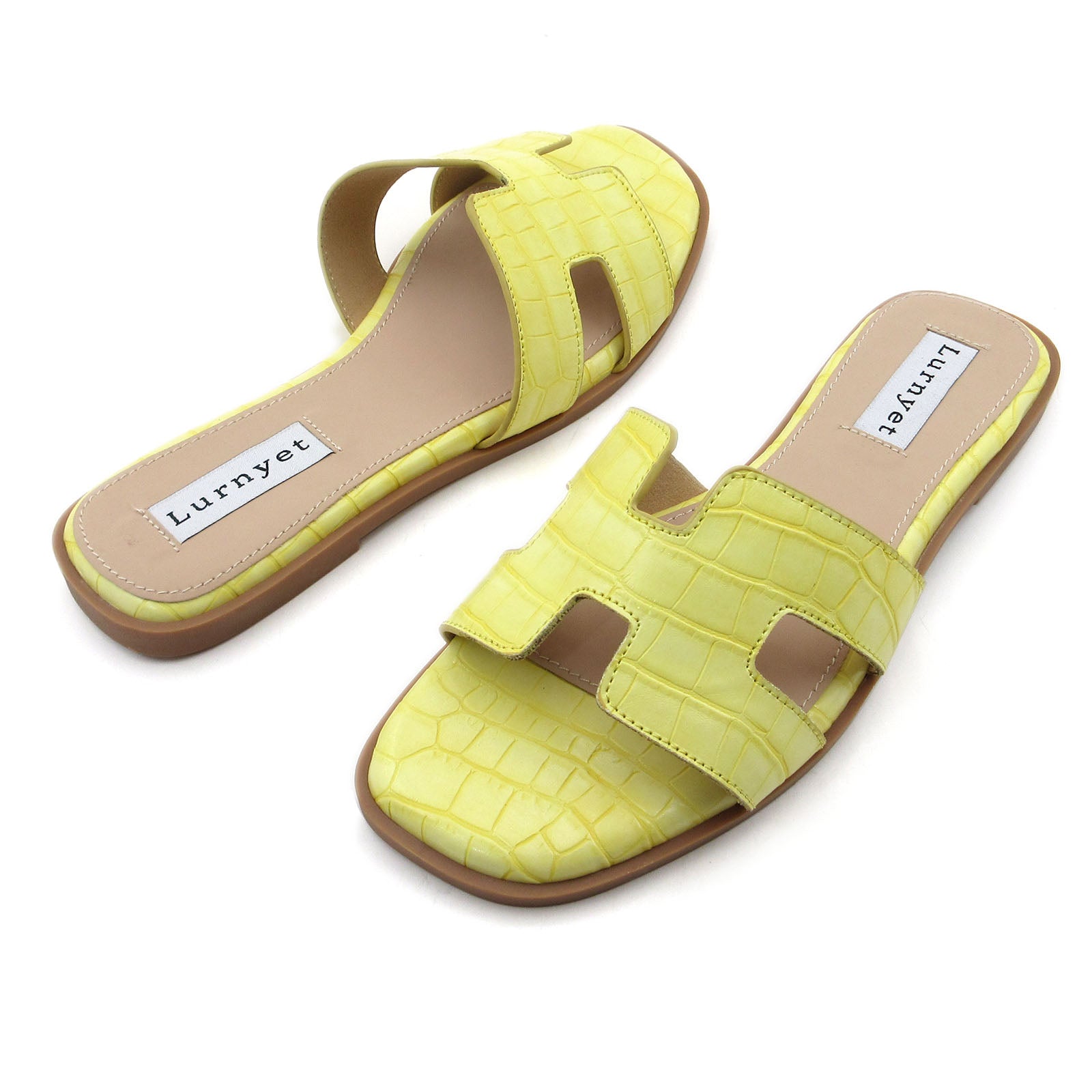 Women Cushioned Stone Pattern Flat Sandal