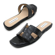 Women Cushioned Stone Pattern Flat Sandal