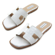 Women Cushioned Stone Pattern Flat Sandal