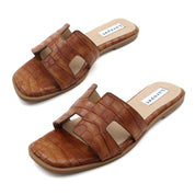 Women Cushioned Stone Pattern Flat Sandal