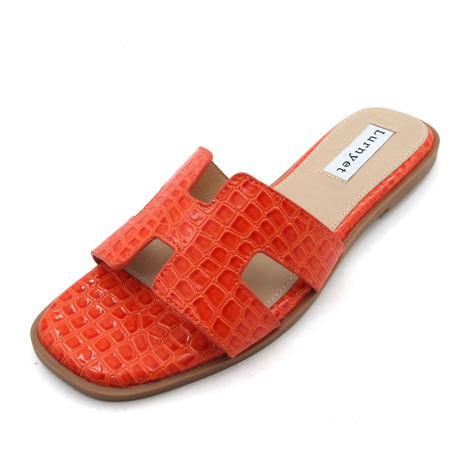 Women Cushioned Patent Rock Pattern Flat Sandals