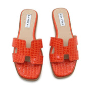 Women Cushioned Patent Rock Pattern Flat Sandals
