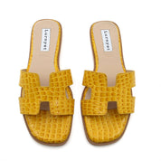 Women Cushioned Patent Rock Pattern Flat Sandals