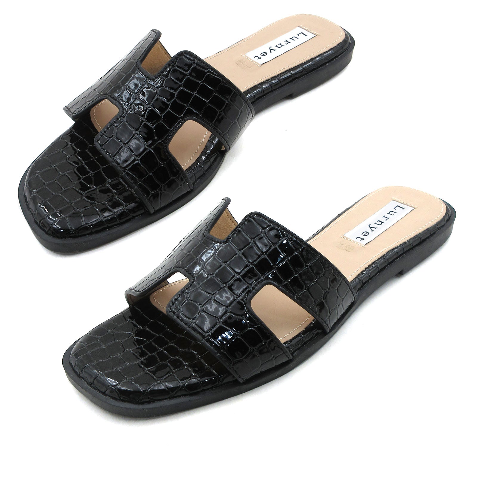 Women Cushioned Patent Rock Pattern Flat Sandals