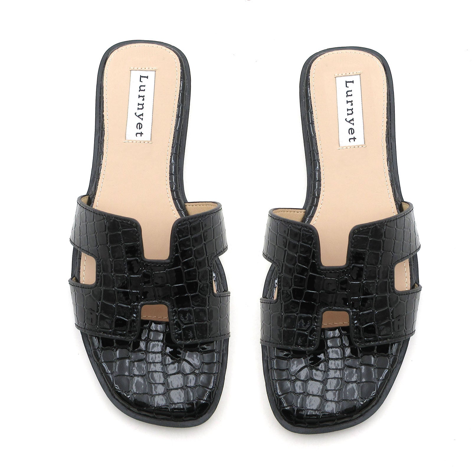 Women Cushioned Patent Rock Pattern Flat Sandals