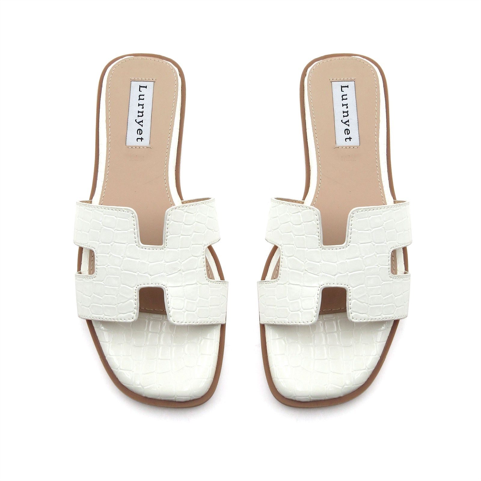 Women Cushioned Patent Rock Pattern Flat Sandals