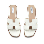 Women Cushioned Patent Rock Pattern Flat Sandals