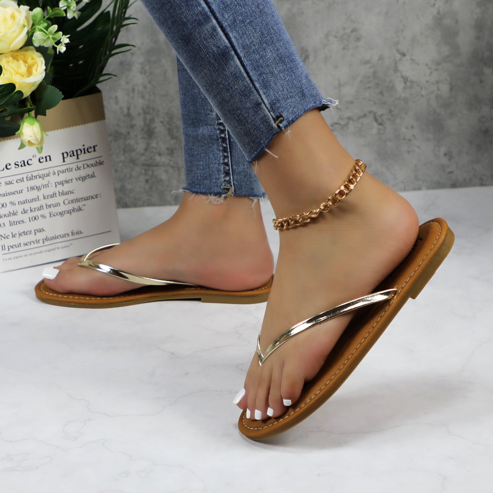 Lurnyet Women Comfor Cushion Thong Flat Sandal