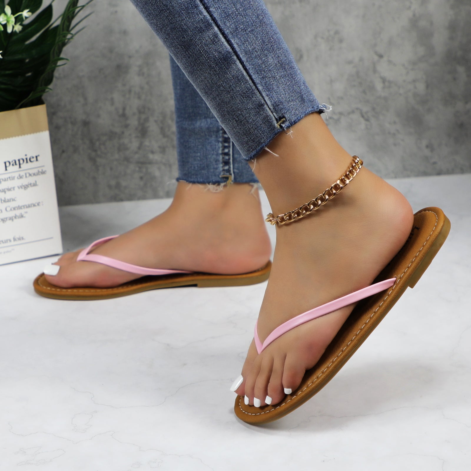 Lurnyet Women Comfor Cushion Thong Flat Sandal