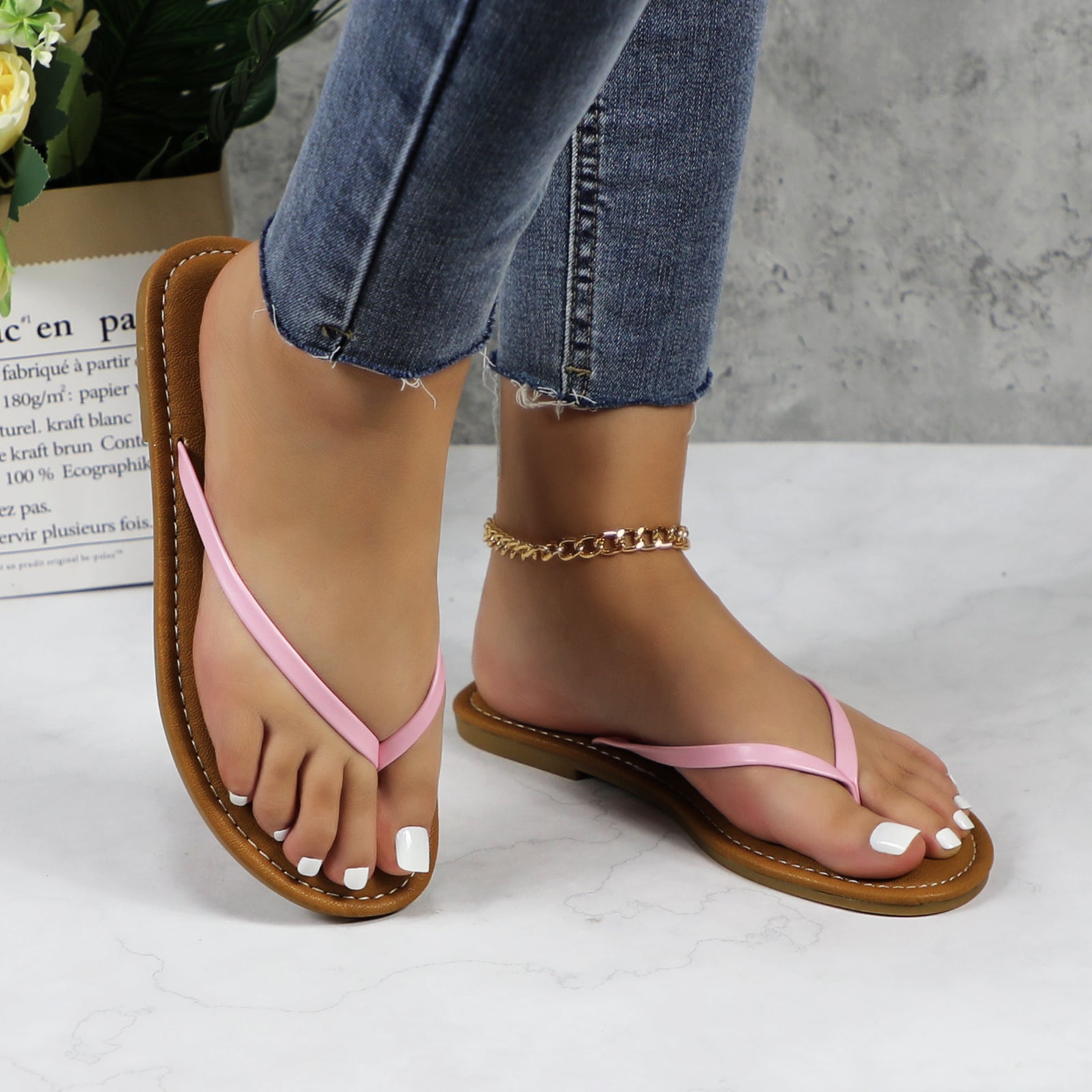Lurnyet Women Comfor Cushion Thong Flat Sandal